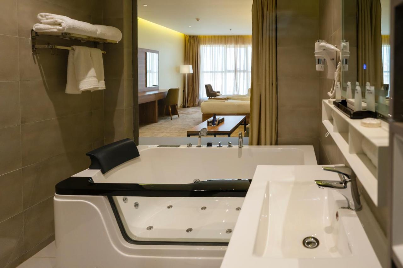 W Suites Hotel 艾卜哈 外观 照片